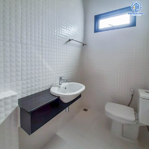 *****บ้านเดี่ยวมือสองย่านนนทบุรี ม.เวอรีเดียน ราชพฤกษ์ หลังมุม เนื้อที่กว้าง 51 ตร.ว. ฟังก์ชัน 4 ห้องนอน 4 ห้องน้ำ ที่จอดรถ 2 คัน บ้านเดี่ยวสไตล์โฮมออฟฟิศ ต่อเติมครบมีห้องประชุมแบบเก็บเสียง บนสุดยอดทำเล เพียง 2 นาทีถึงรถไฟฟ้าสายสีม่วง "สถานีบางรักน้อยท่าอิฐ" ใกล้จุดขึ้นทางด่วน "งามวงศ์วาน"